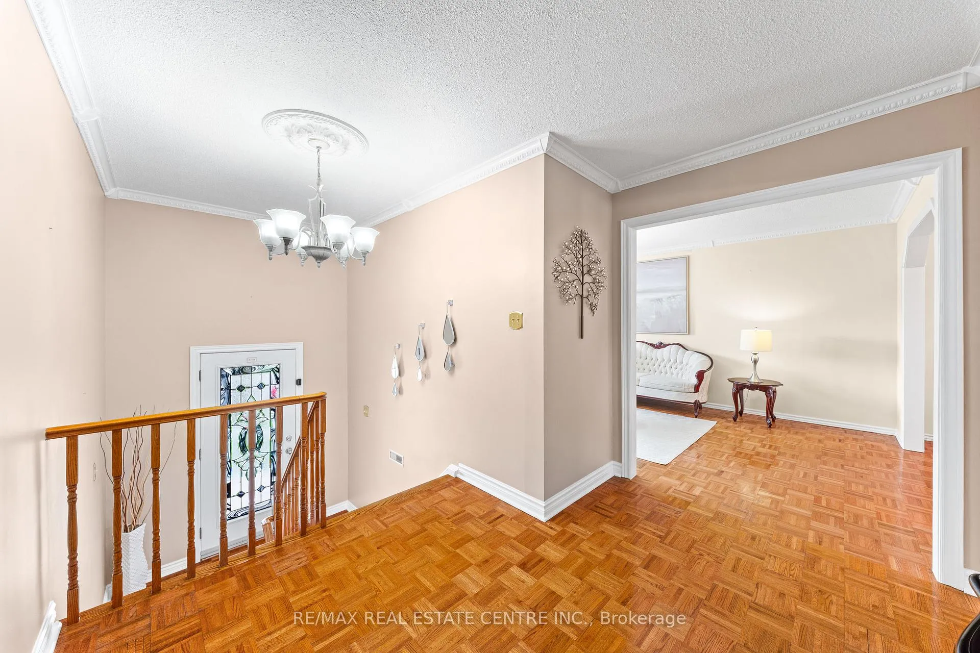 Photo 9 of 24 Linkdale Road, Brampton, Brampton North — HOMEH