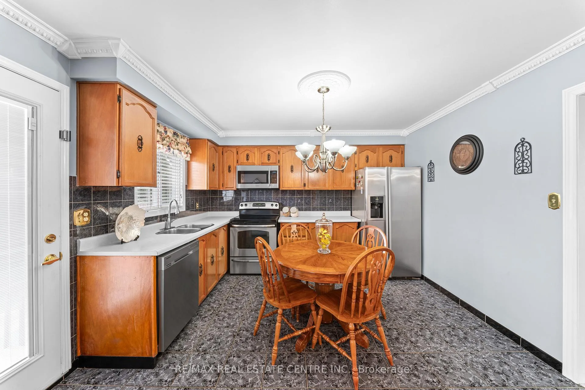 Photo 20 of 24 Linkdale Road, Brampton, Brampton North — HOMEH