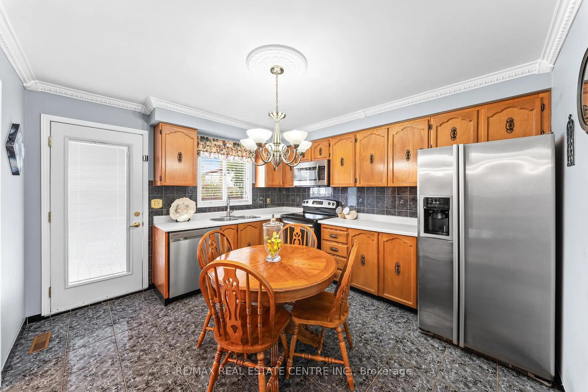 Photo 21 of 24 Linkdale Road, Brampton, Brampton North — HOMEH