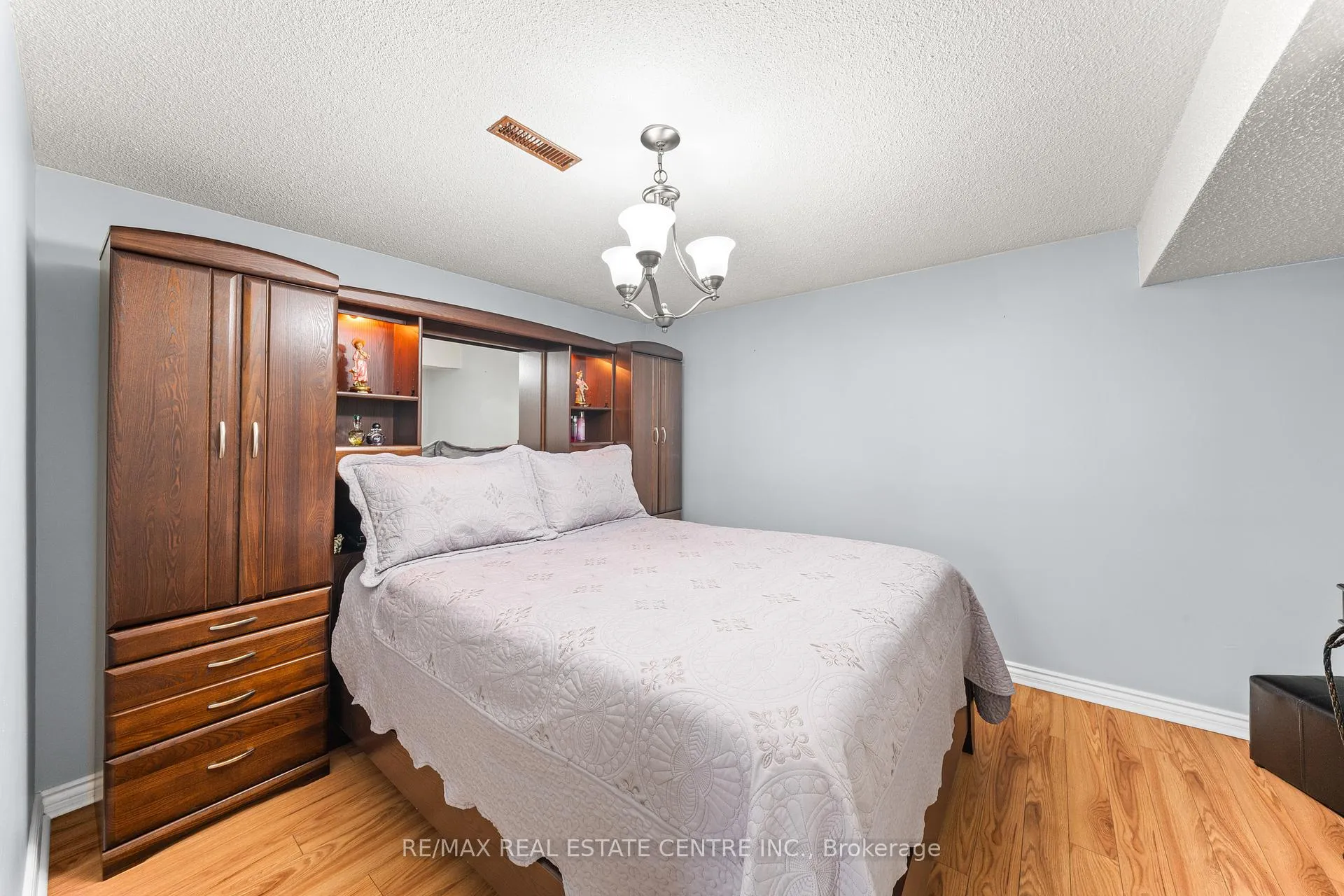 Photo 39 of 24 Linkdale Road, Brampton, Brampton North — HOMEH