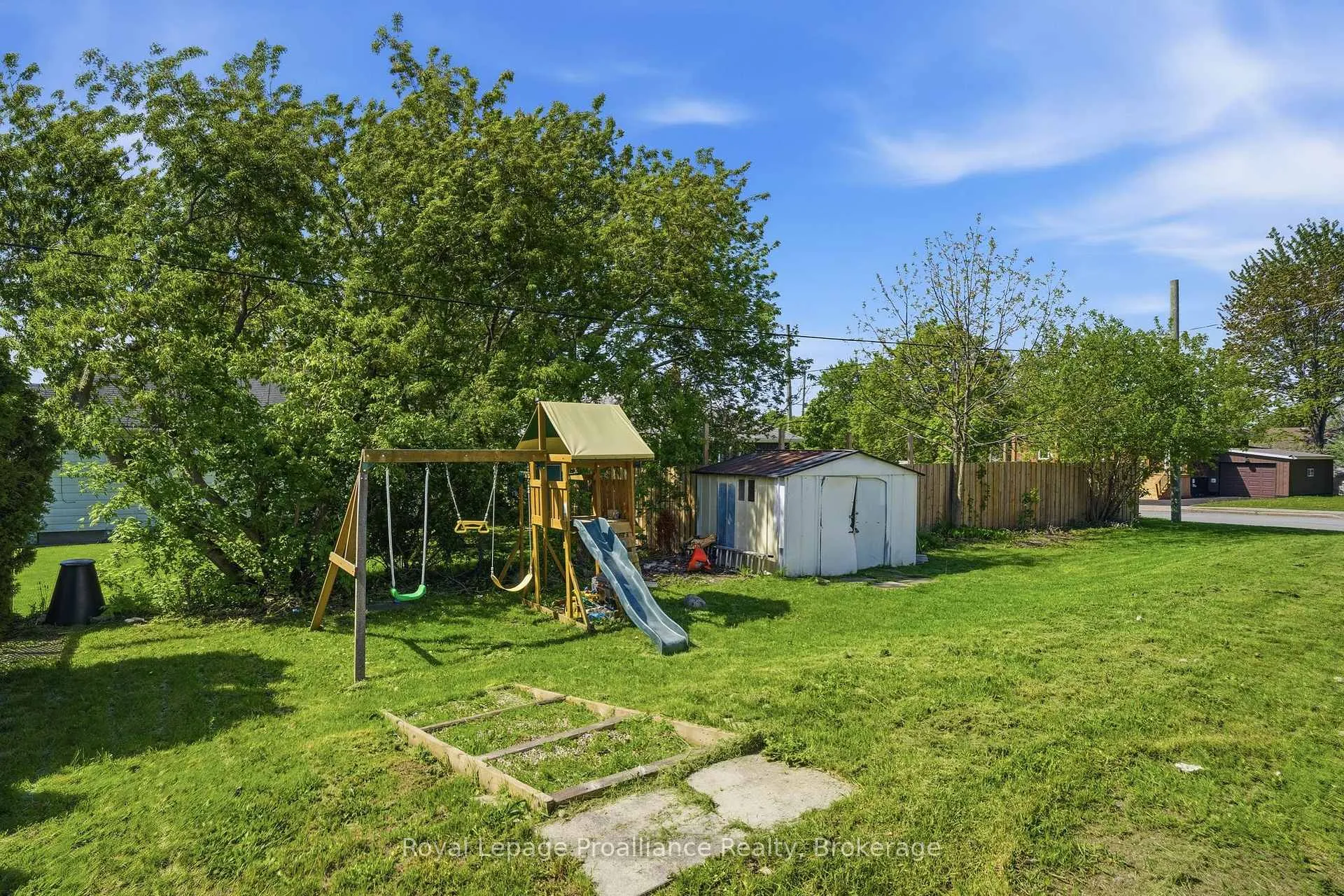 Photo 46 of 19 Coleman Drive, Quinte West, Trenton Ward — HOMEH