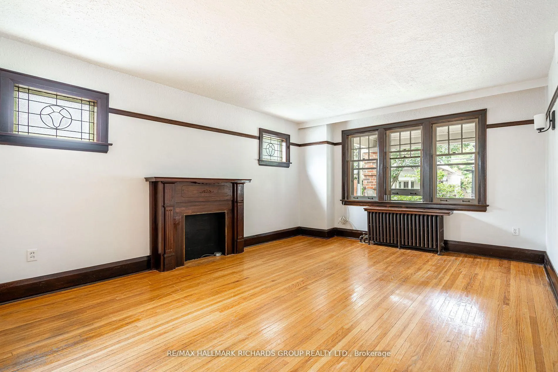 Photo 2 of Unit 1, 15 Courcelette Road, Scarborough, Birchcliffe-Cliffside — HOMEH