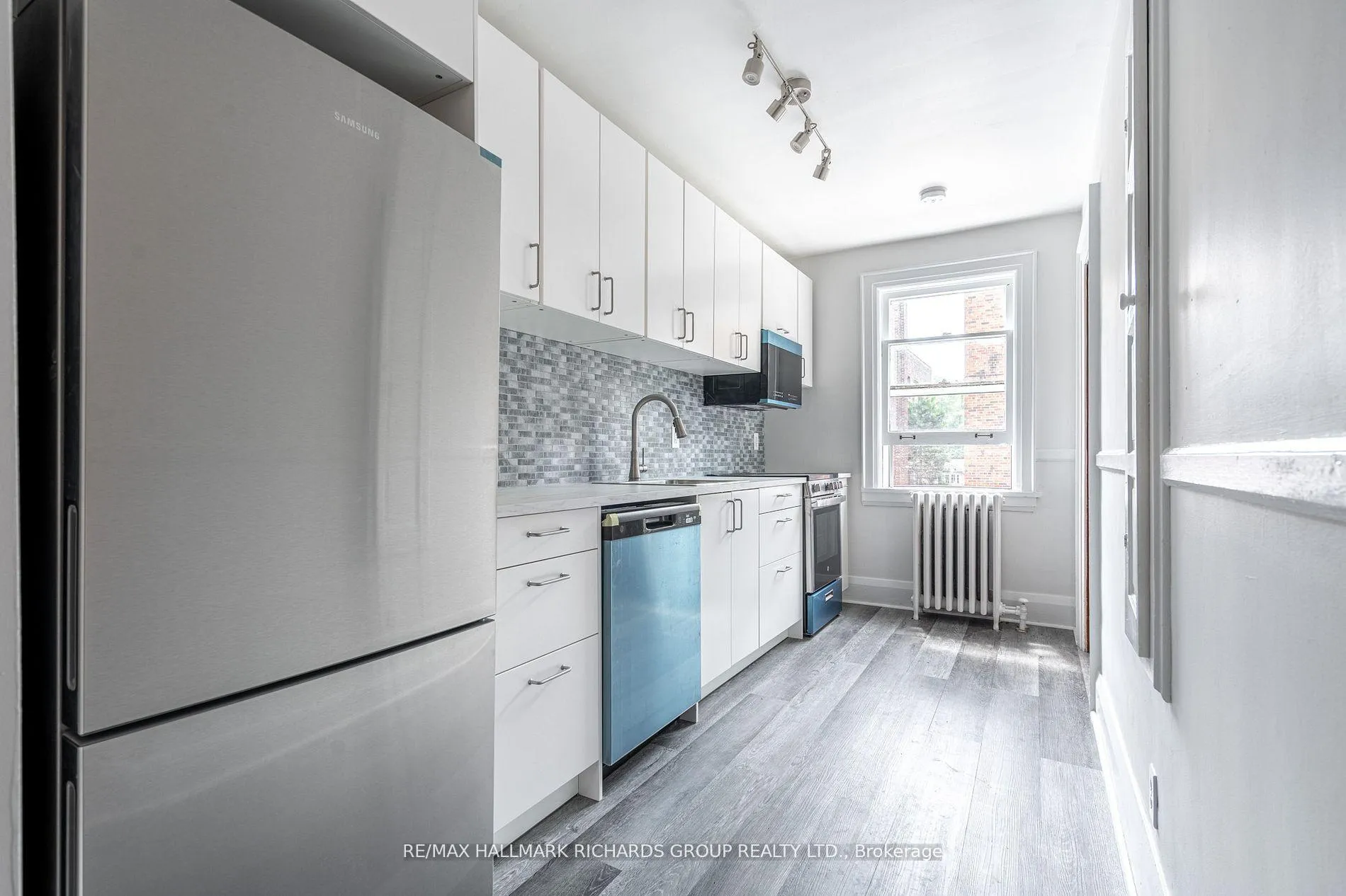 Photo 8 of Unit 1, 15 Courcelette Road, Scarborough, Birchcliffe-Cliffside — HOMEH