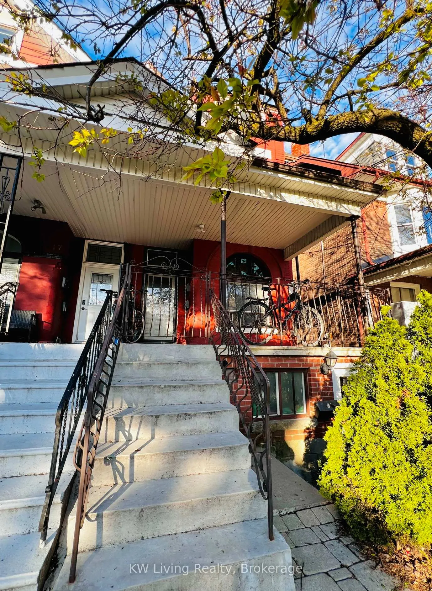 Photo 3 of Unit Main, 415 Manning Avenue, Toronto, Palmerston-Little Italy — HOMEH