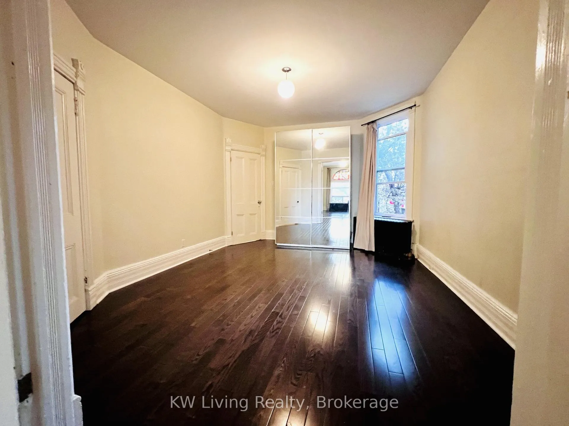 Photo 8 of Unit Main, 415 Manning Avenue, Toronto, Palmerston-Little Italy — HOMEH