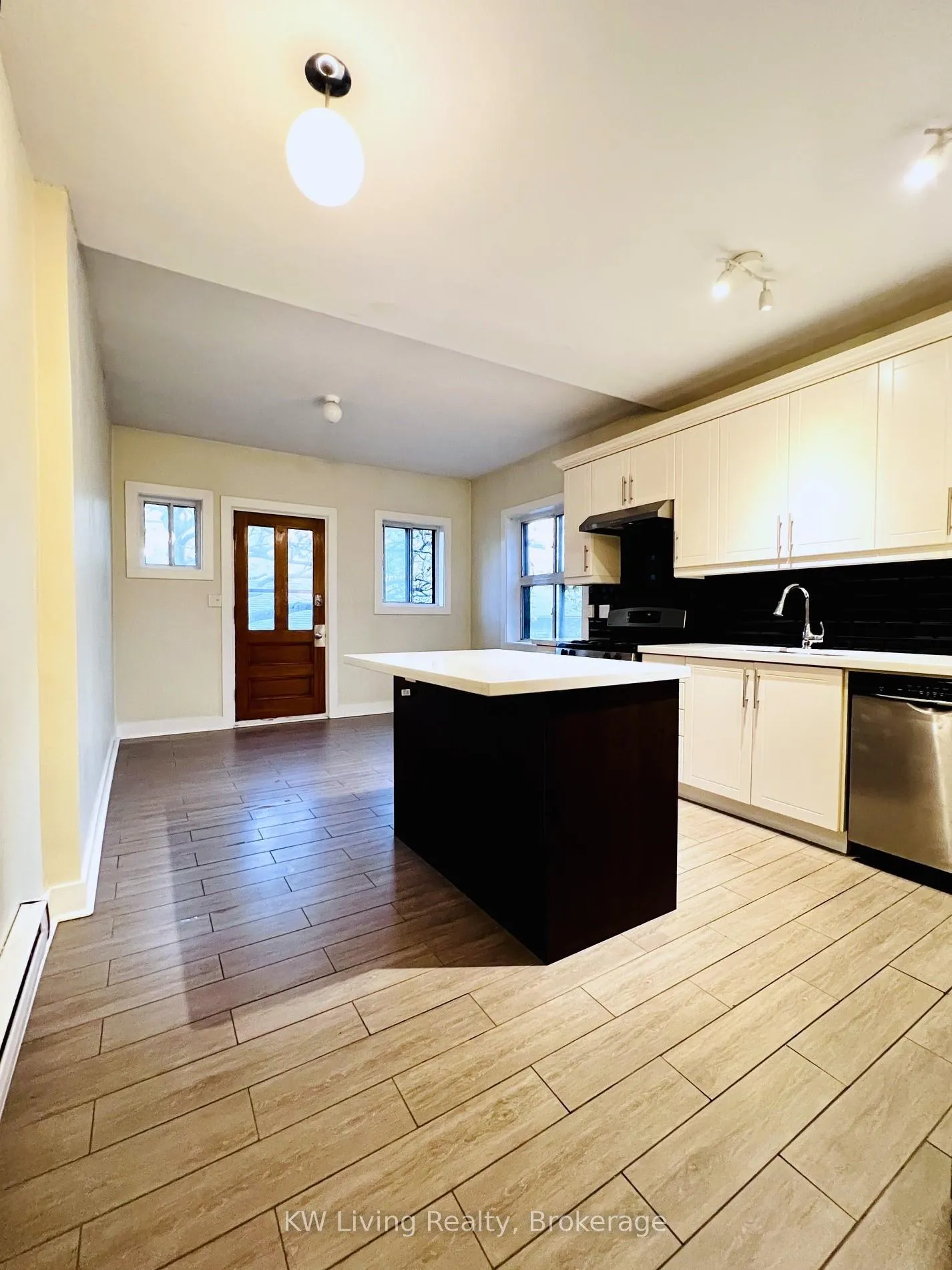 Photo 15 of Unit Main, 415 Manning Avenue, Toronto, Palmerston-Little Italy — HOMEH