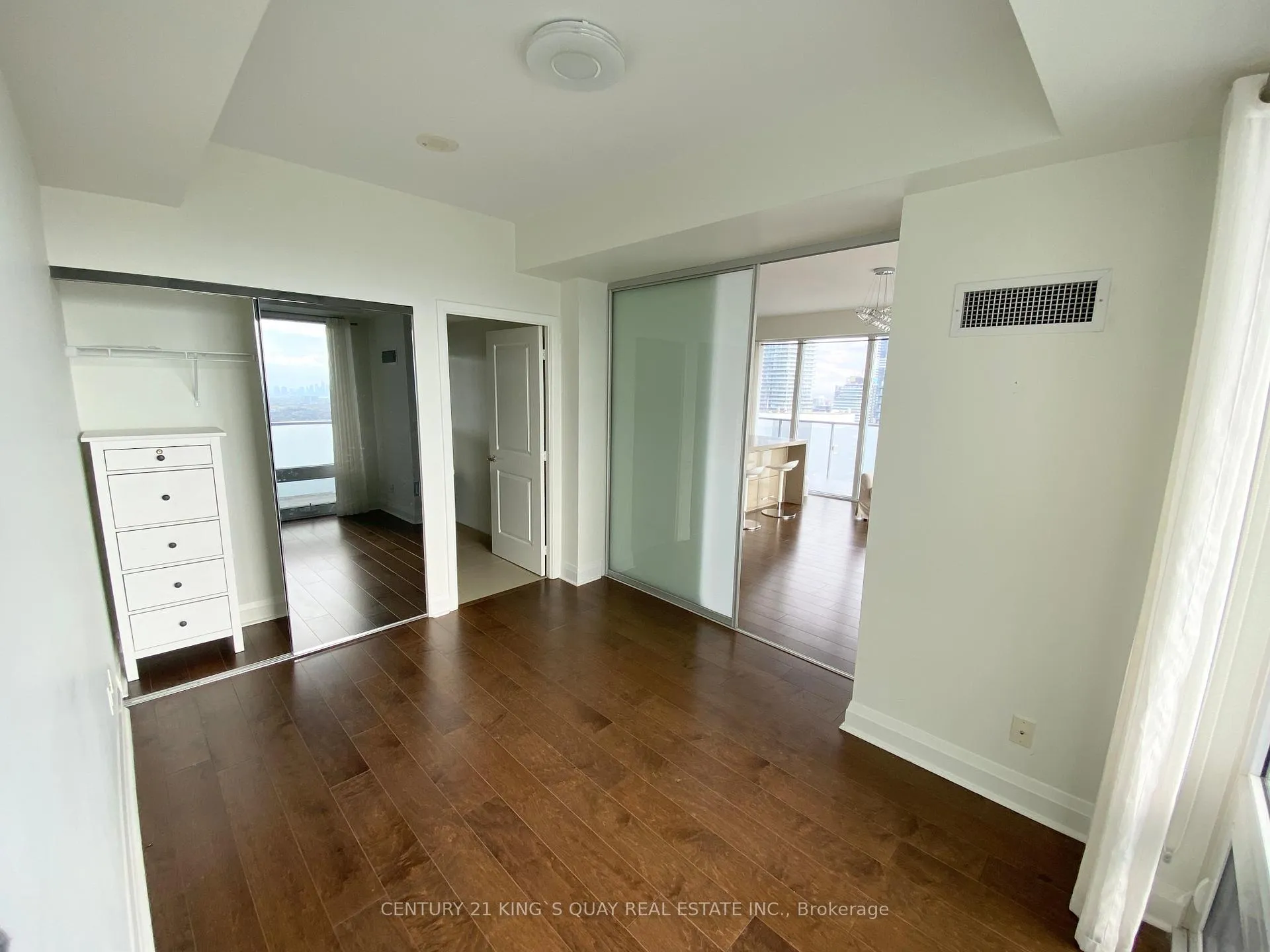 Photo 8 of Unit 3704, 1080 Bay Street, Toronto, Bay Street Corridor — HOMEH