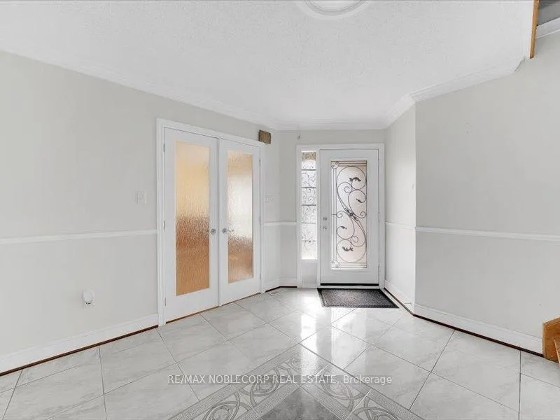 Photo 5 of 66 Stoneybrook Crescent, Barrie, Ardagh — HOMEH