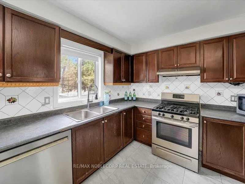 Photo 14 of 66 Stoneybrook Crescent, Barrie, Ardagh — HOMEH