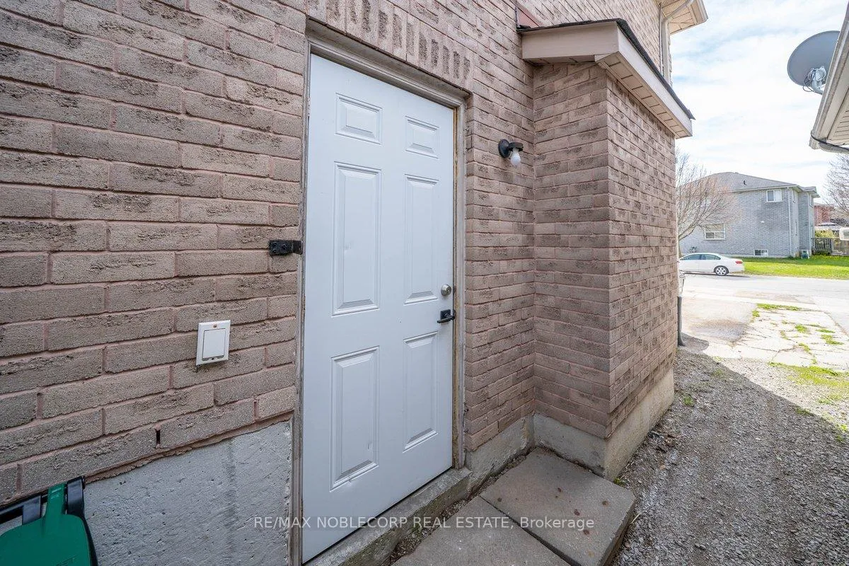 Photo 32 of 66 Stoneybrook Crescent, Barrie, Ardagh — HOMEH