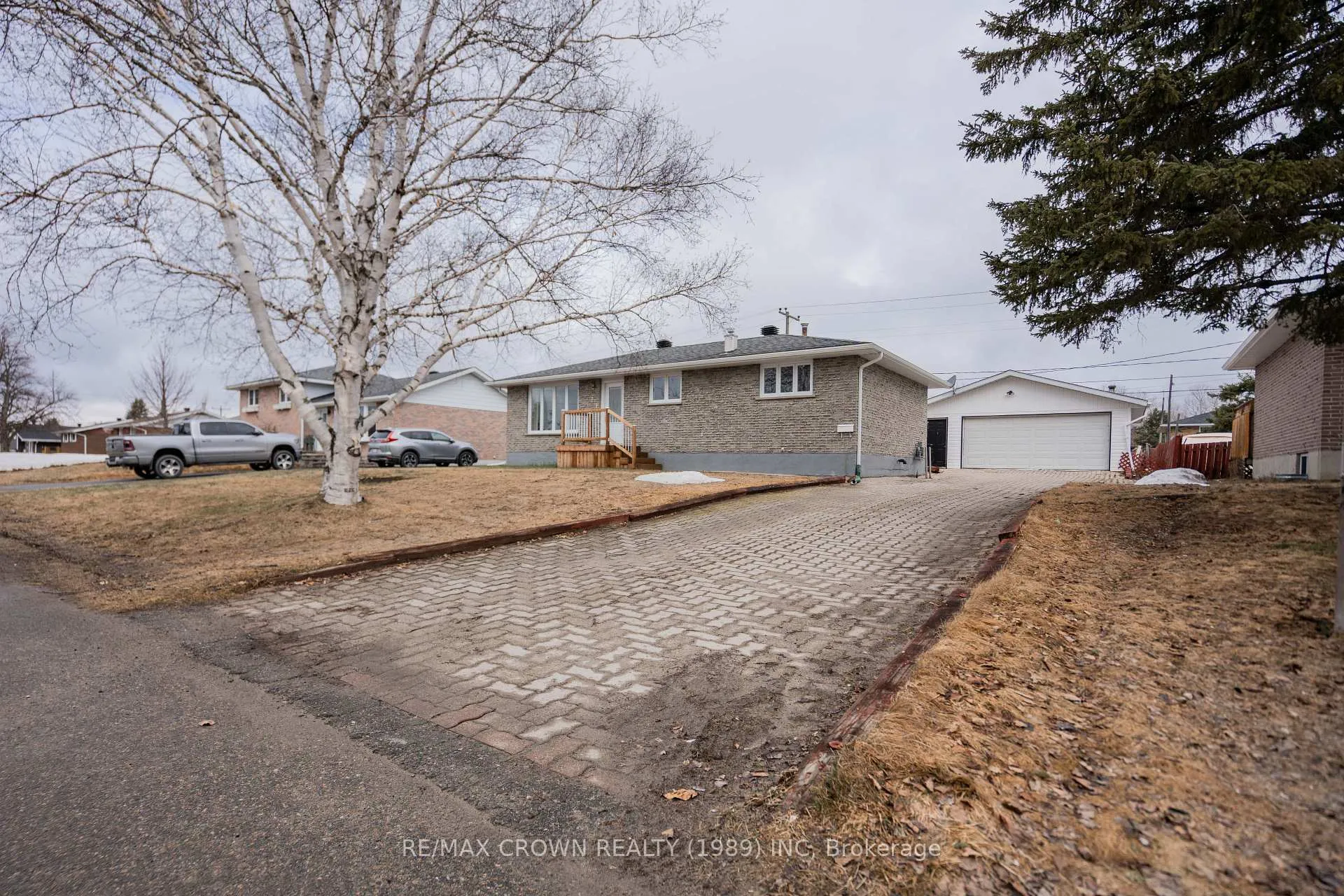 Photo 2 of 21 Clark Street, Kapuskasing — HOMEH