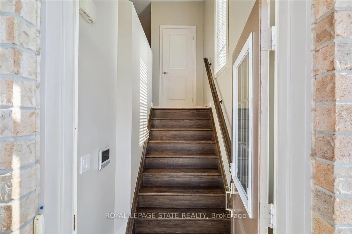 Photo 8 of Unit 25, 11 Stockbridge Gardens, Hamilton, Stoney Creek Mountain — HOMEH