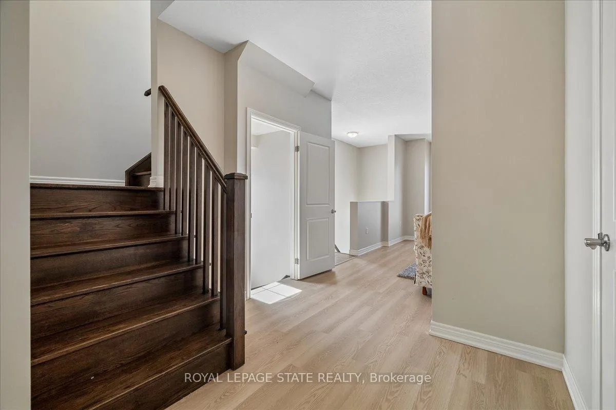 Photo 14 of Unit 25, 11 Stockbridge Gardens, Hamilton, Stoney Creek Mountain — HOMEH