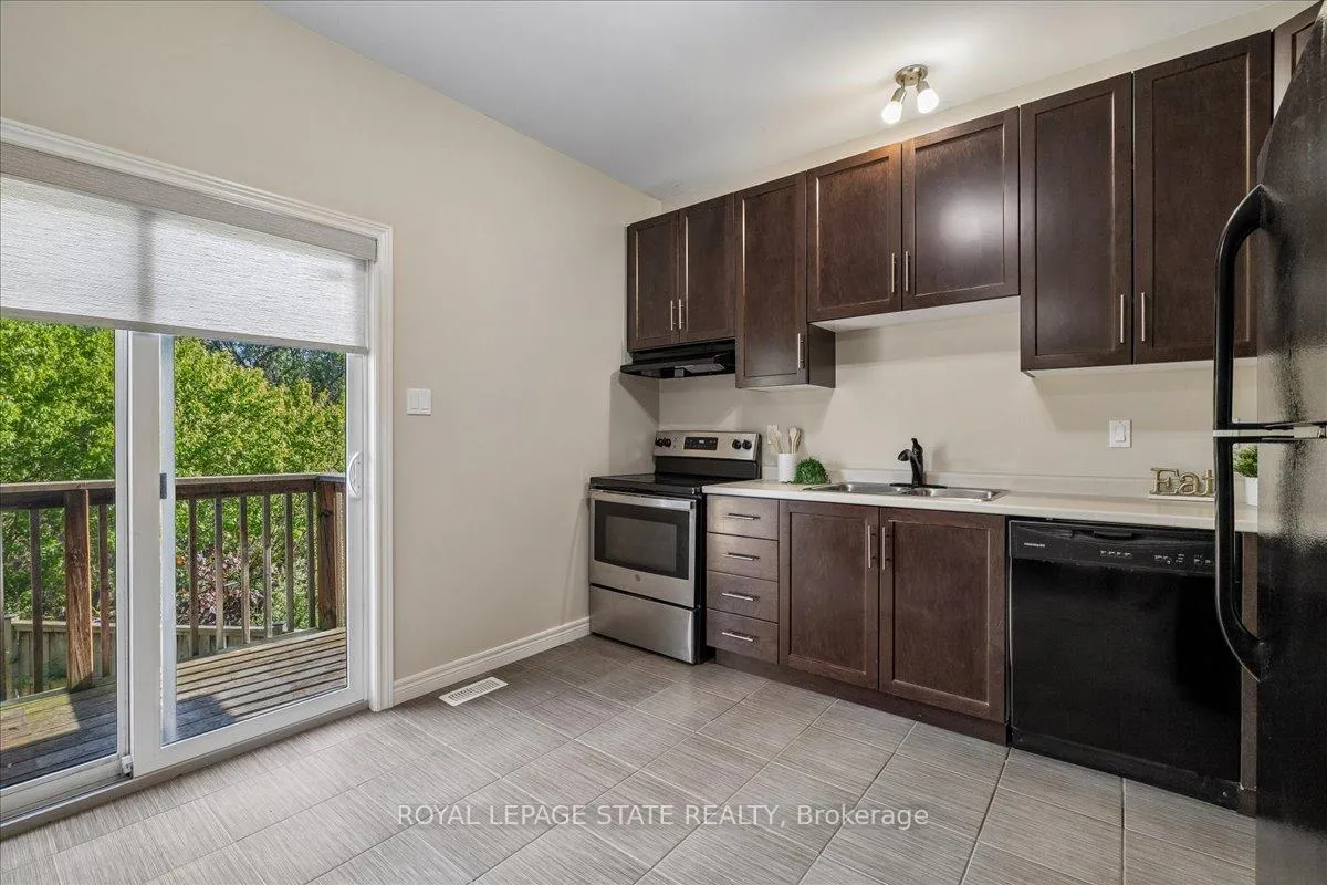 Photo 19 of Unit 25, 11 Stockbridge Gardens, Hamilton, Stoney Creek Mountain — HOMEH