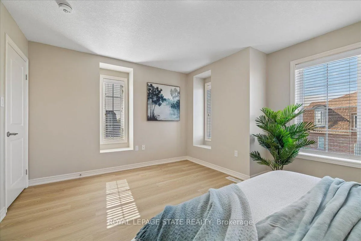 Photo 28 of Unit 25, 11 Stockbridge Gardens, Hamilton, Stoney Creek Mountain — HOMEH