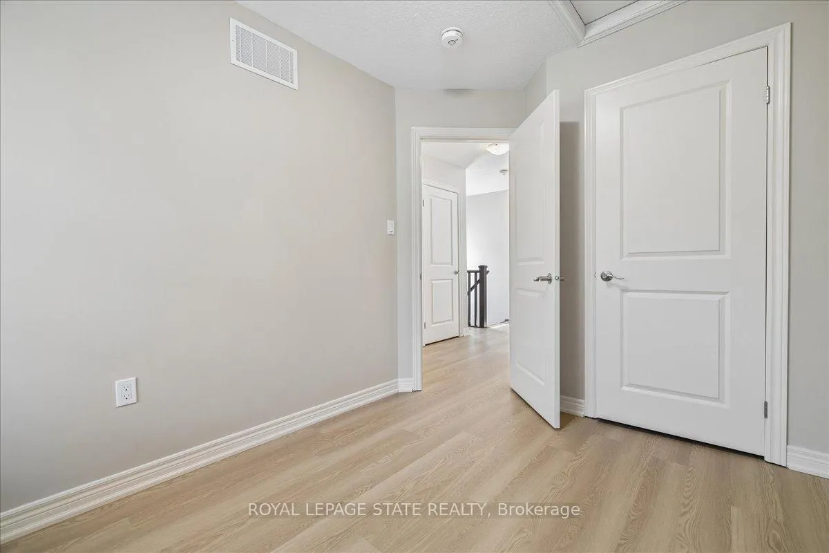 Photo 33 of Unit 25, 11 Stockbridge Gardens, Hamilton, Stoney Creek Mountain — HOMEH