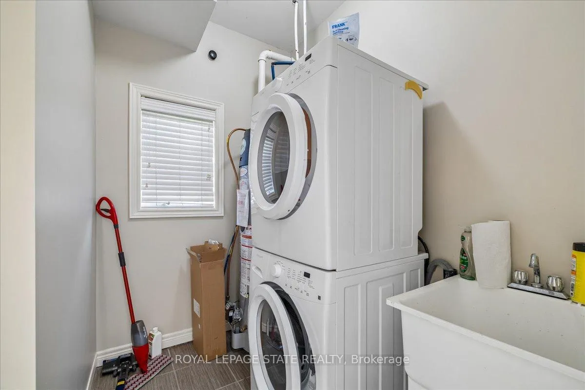 Photo 41 of Unit 25, 11 Stockbridge Gardens, Hamilton, Stoney Creek Mountain — HOMEH