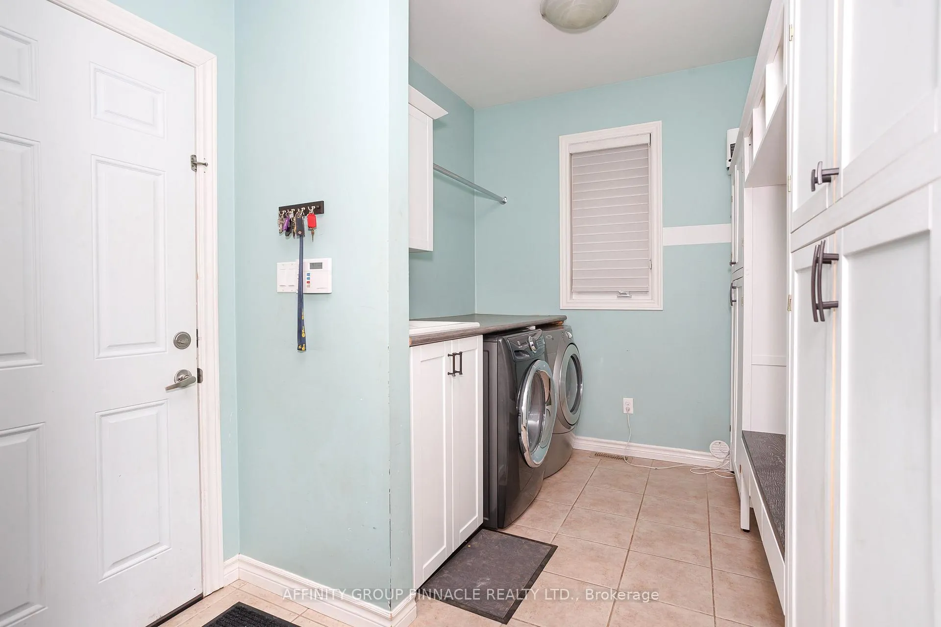 Photo 20 of 31 Ellis Crescent, Kawartha Lakes, Lindsay — HOMEH