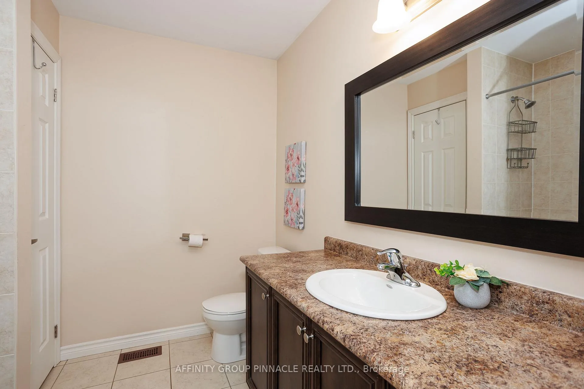 Photo 32 of 31 Ellis Crescent, Kawartha Lakes, Lindsay — HOMEH