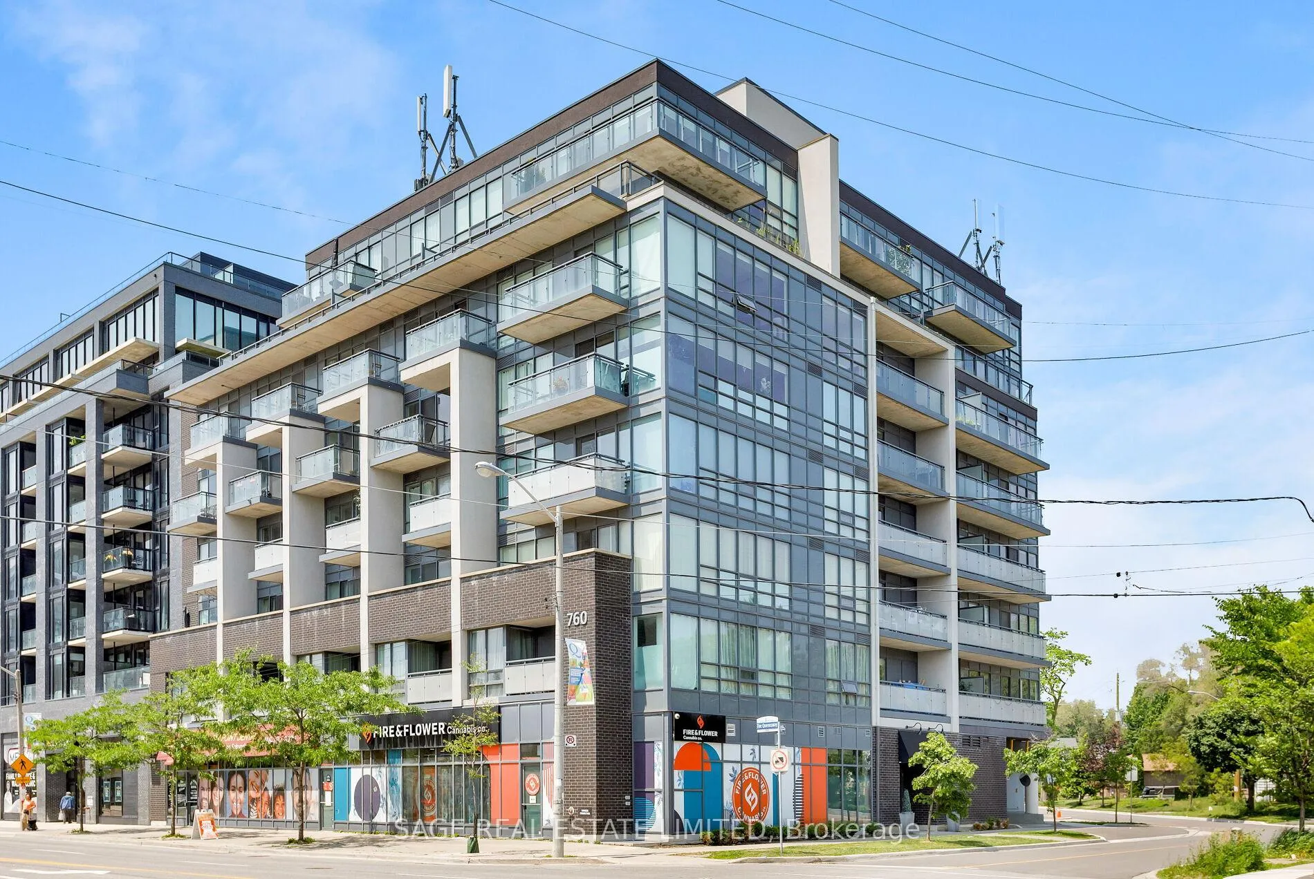 Front of Unit 401, 760 The Queensway
