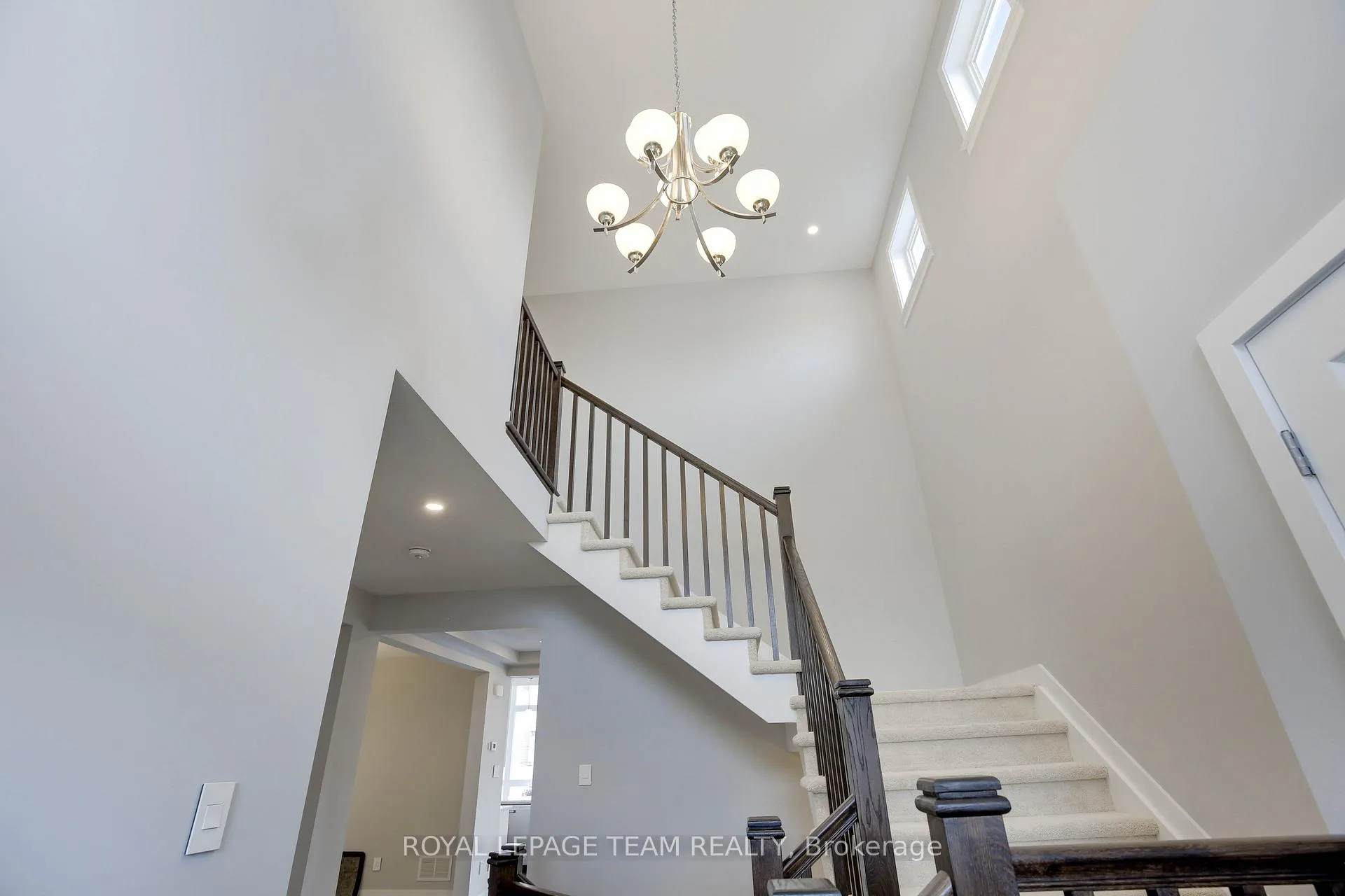 Photo 4 of 389 Andalusian Crescent, Ottawa, Kanata - Emerald Meadows/Trailwest — HOMEH
