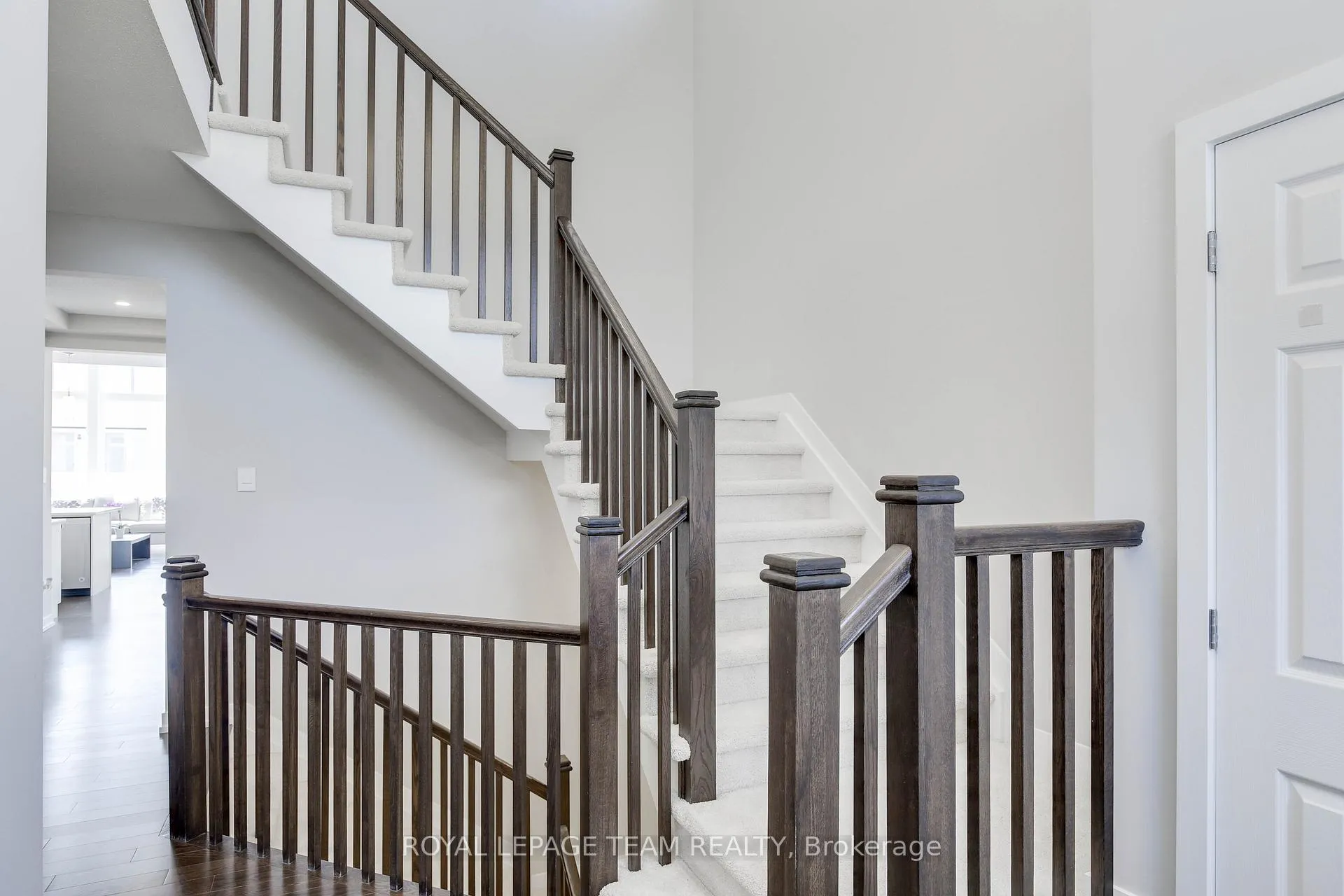 Photo 5 of 389 Andalusian Crescent, Ottawa, Kanata - Emerald Meadows/Trailwest — HOMEH
