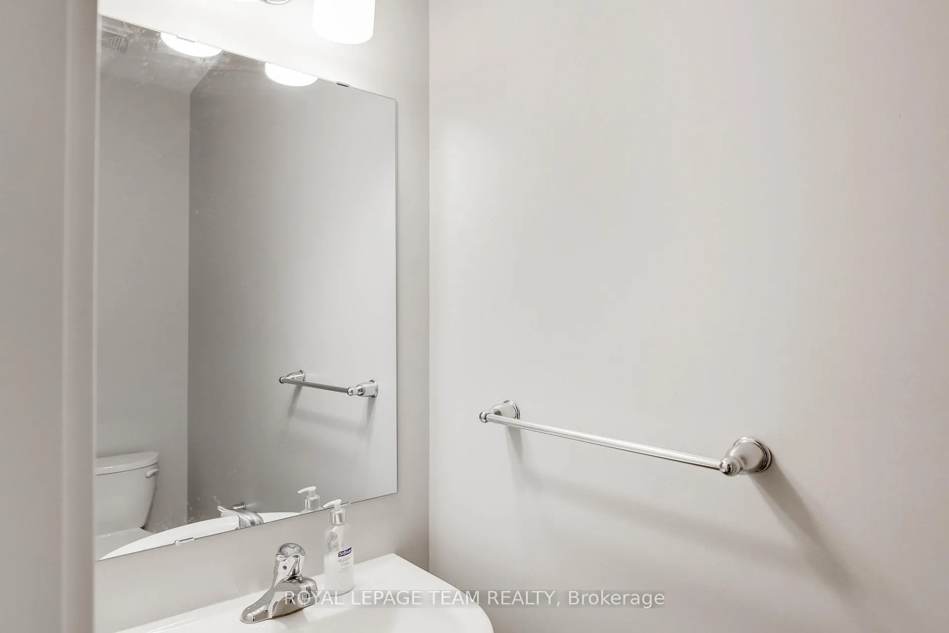 Photo 8 of 389 Andalusian Crescent, Ottawa, Kanata - Emerald Meadows/Trailwest — HOMEH