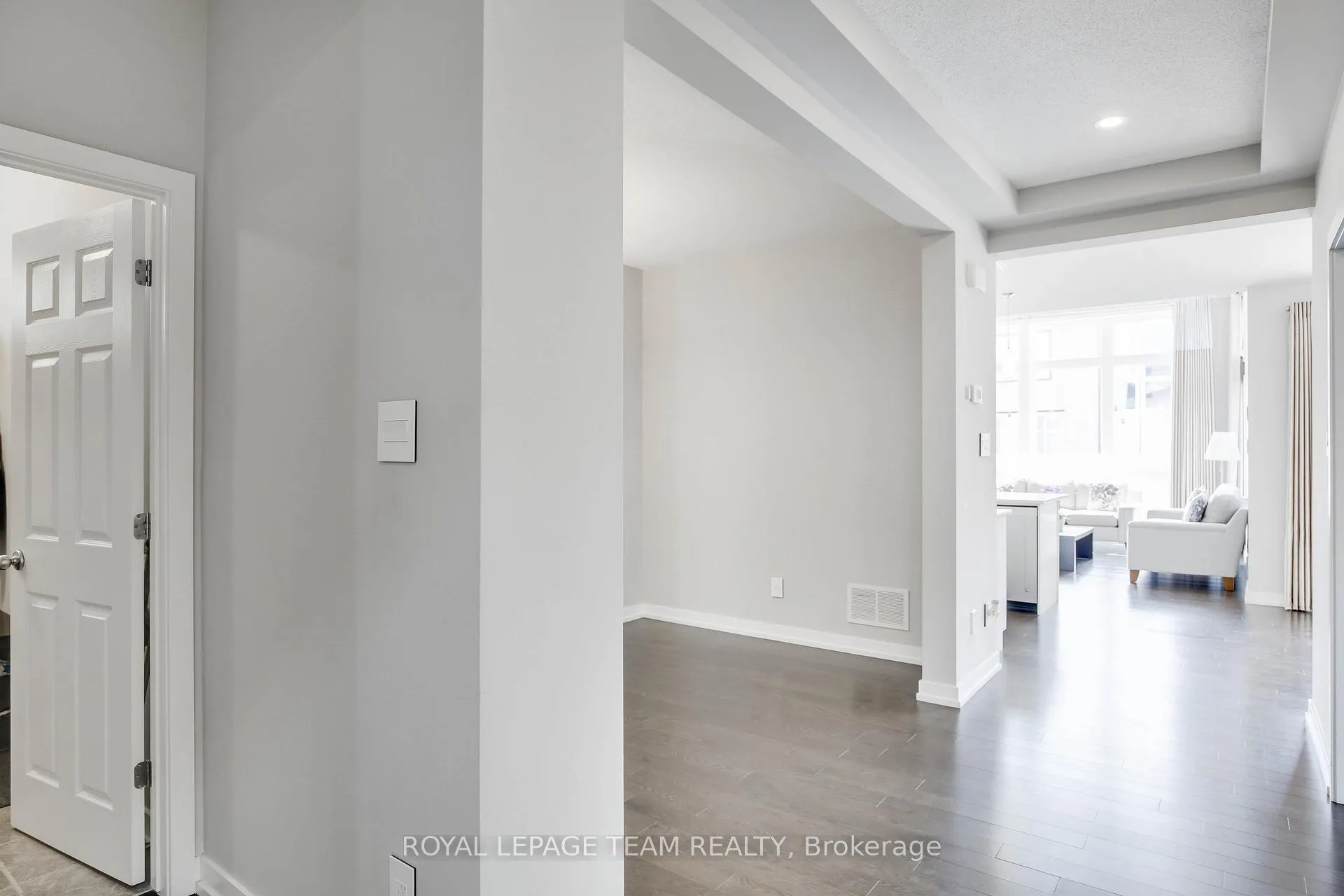 Photo 9 of 389 Andalusian Crescent, Ottawa, Kanata - Emerald Meadows/Trailwest — HOMEH