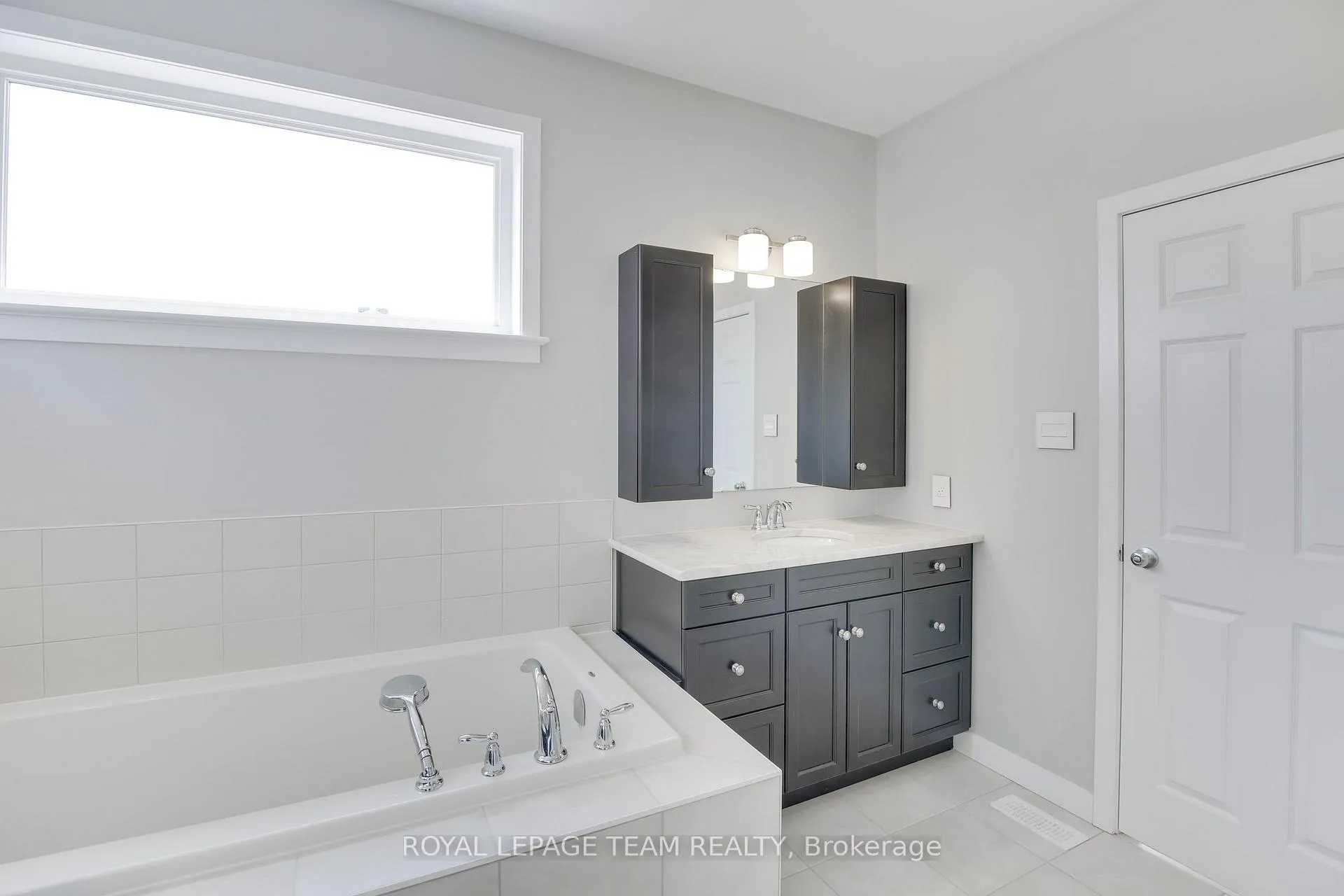 Photo 30 of 389 Andalusian Crescent, Ottawa, Kanata - Emerald Meadows/Trailwest — HOMEH