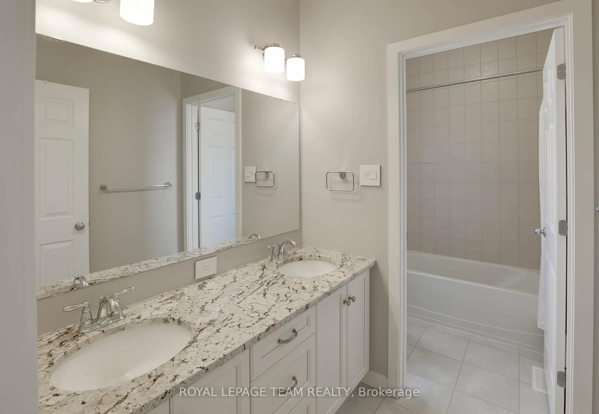 Photo 39 of 389 Andalusian Crescent, Ottawa, Kanata - Emerald Meadows/Trailwest — HOMEH