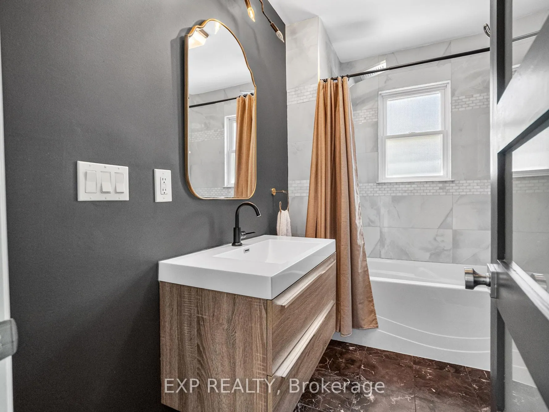Photo 12 of 5520 Highland Avenue, Niagara Falls, Hospital — HOMEH
