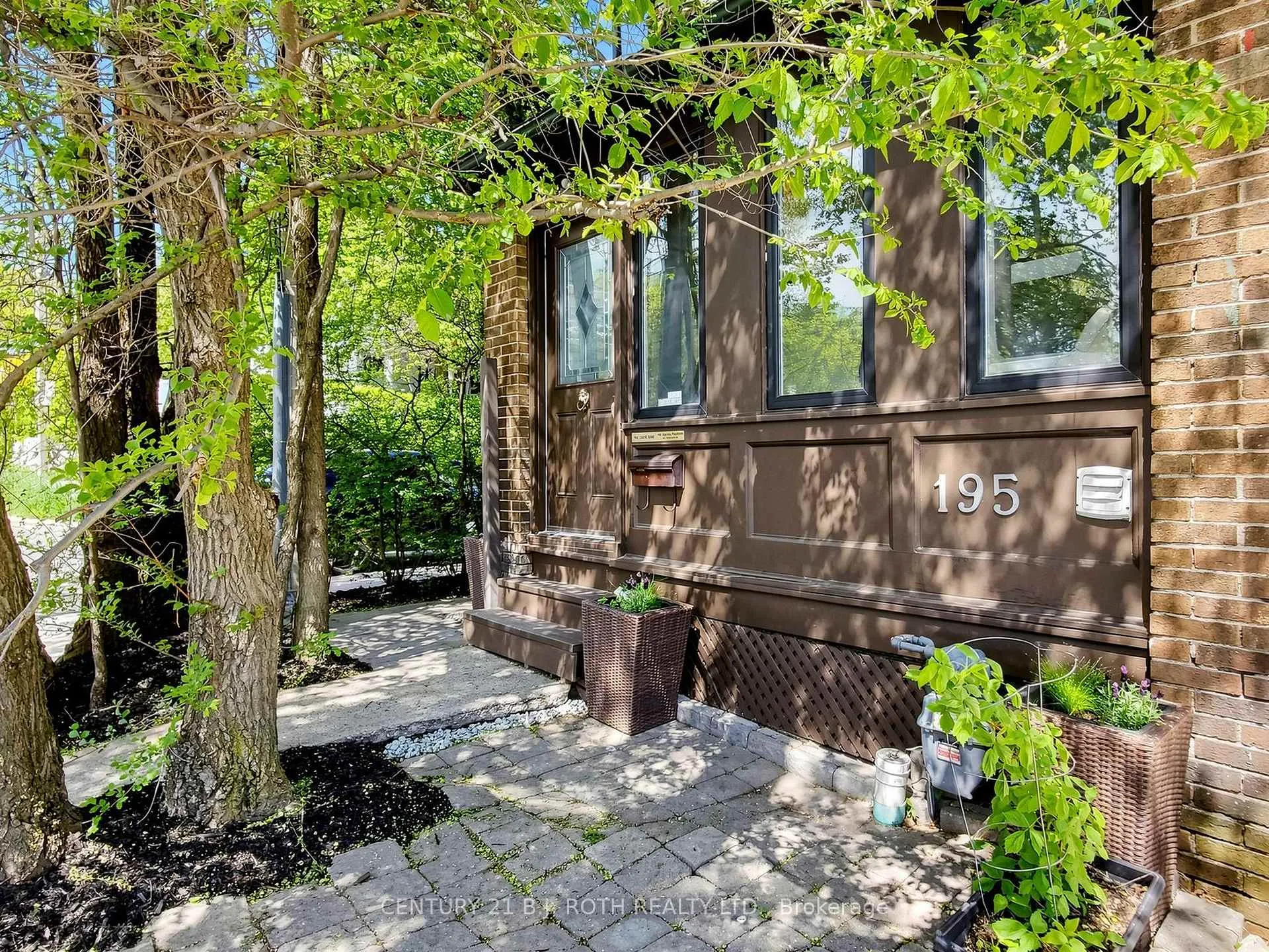 Photo 5 of 195 Wheeler Avenue, Toronto, The Beaches — HOMEH