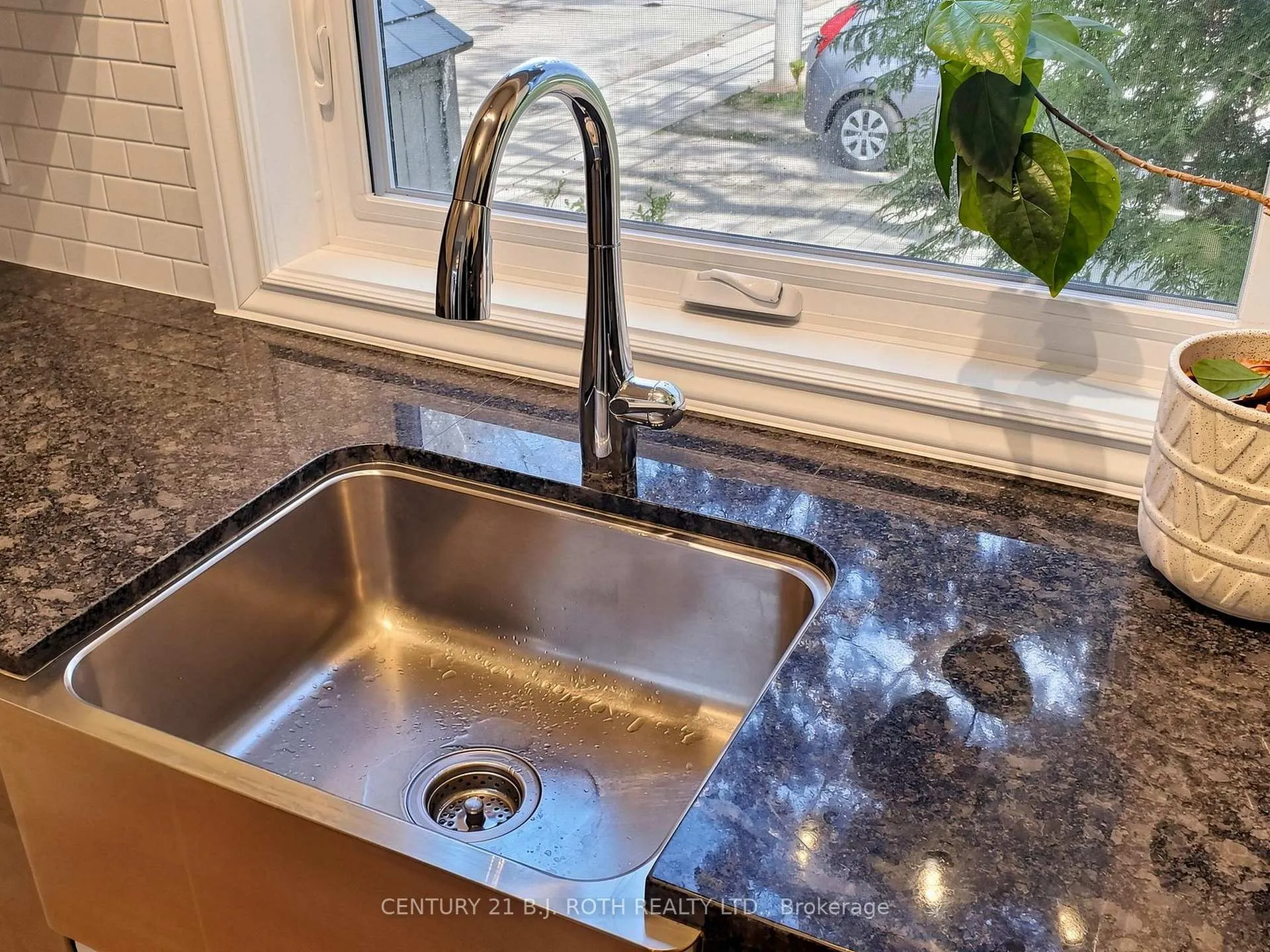 Photo 18 of 195 Wheeler Avenue, Toronto, The Beaches — HOMEH