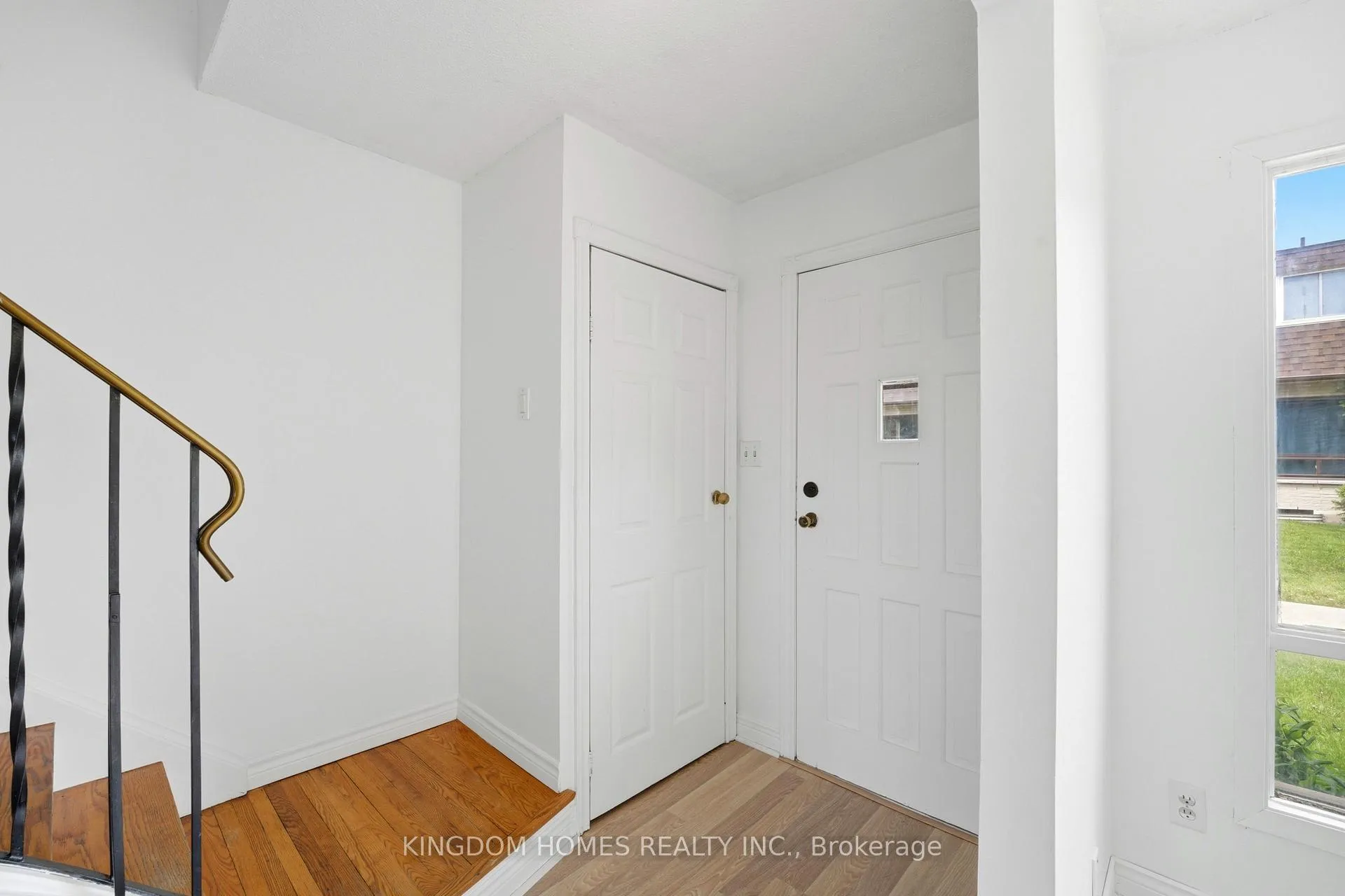 Photo 6 of Unit 20, 20 Mountainview Road S, Halton Hills, Georgetown — HOMEH