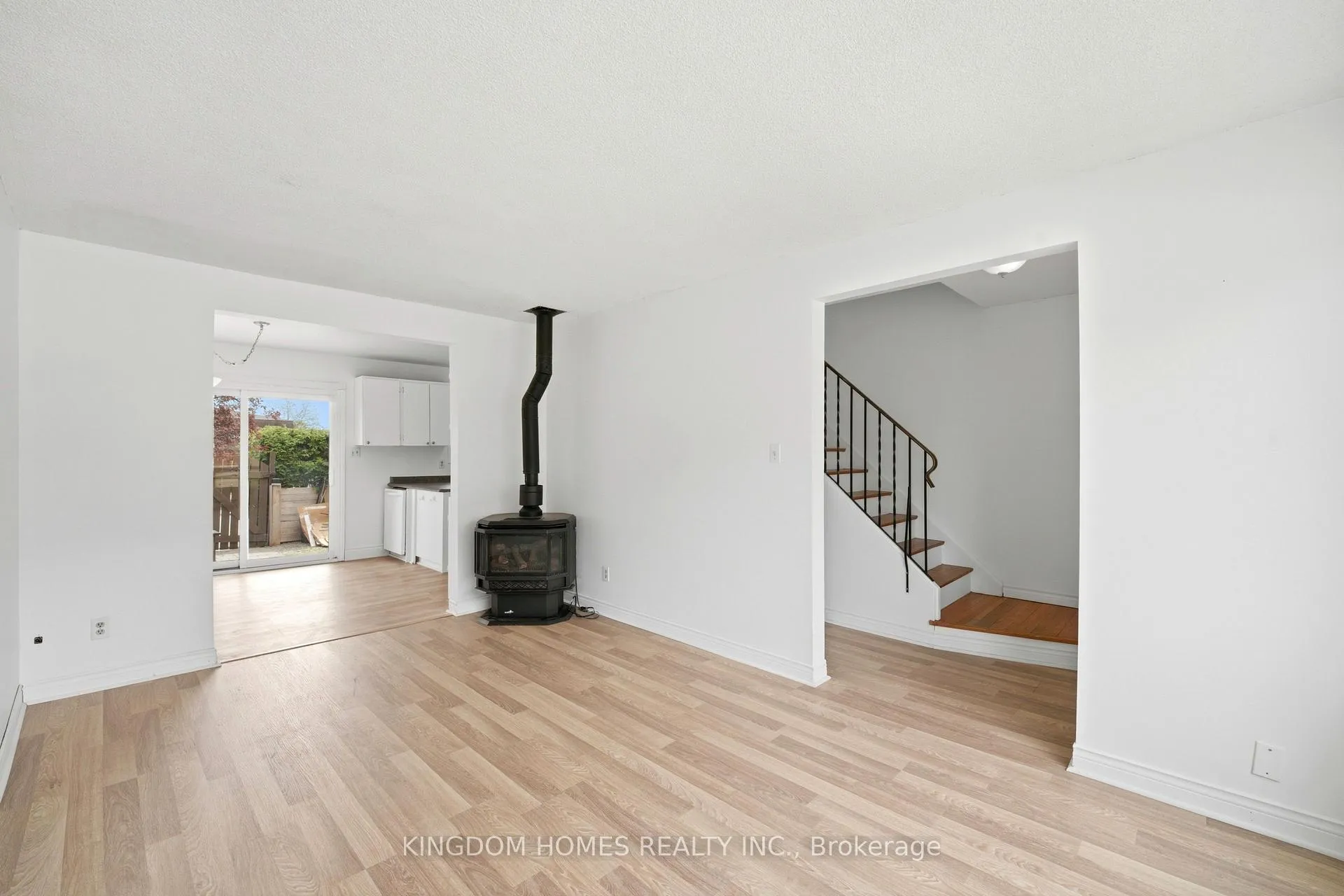 Photo 10 of Unit 20, 20 Mountainview Road S, Halton Hills, Georgetown — HOMEH