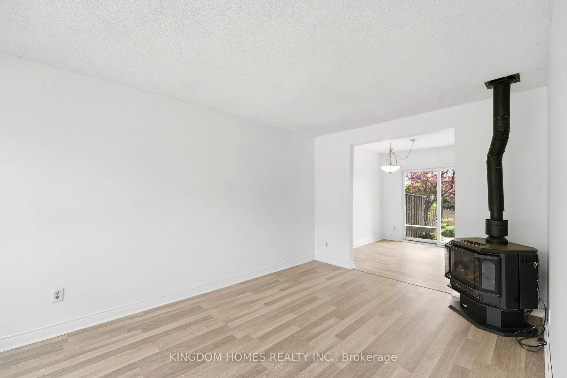 Photo 12 of Unit 20, 20 Mountainview Road S, Halton Hills, Georgetown — HOMEH