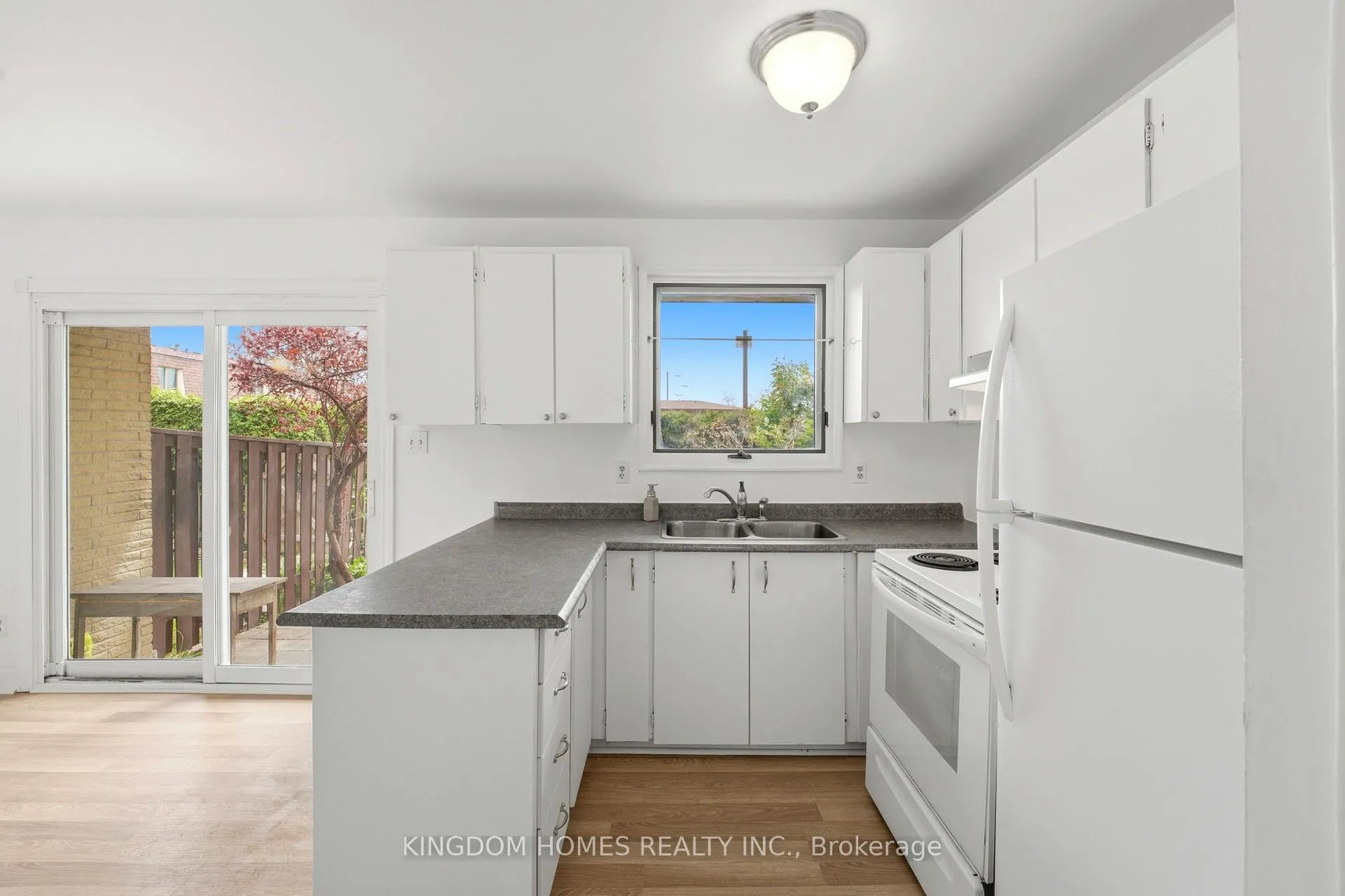 Photo 15 of Unit 20, 20 Mountainview Road S, Halton Hills, Georgetown — HOMEH