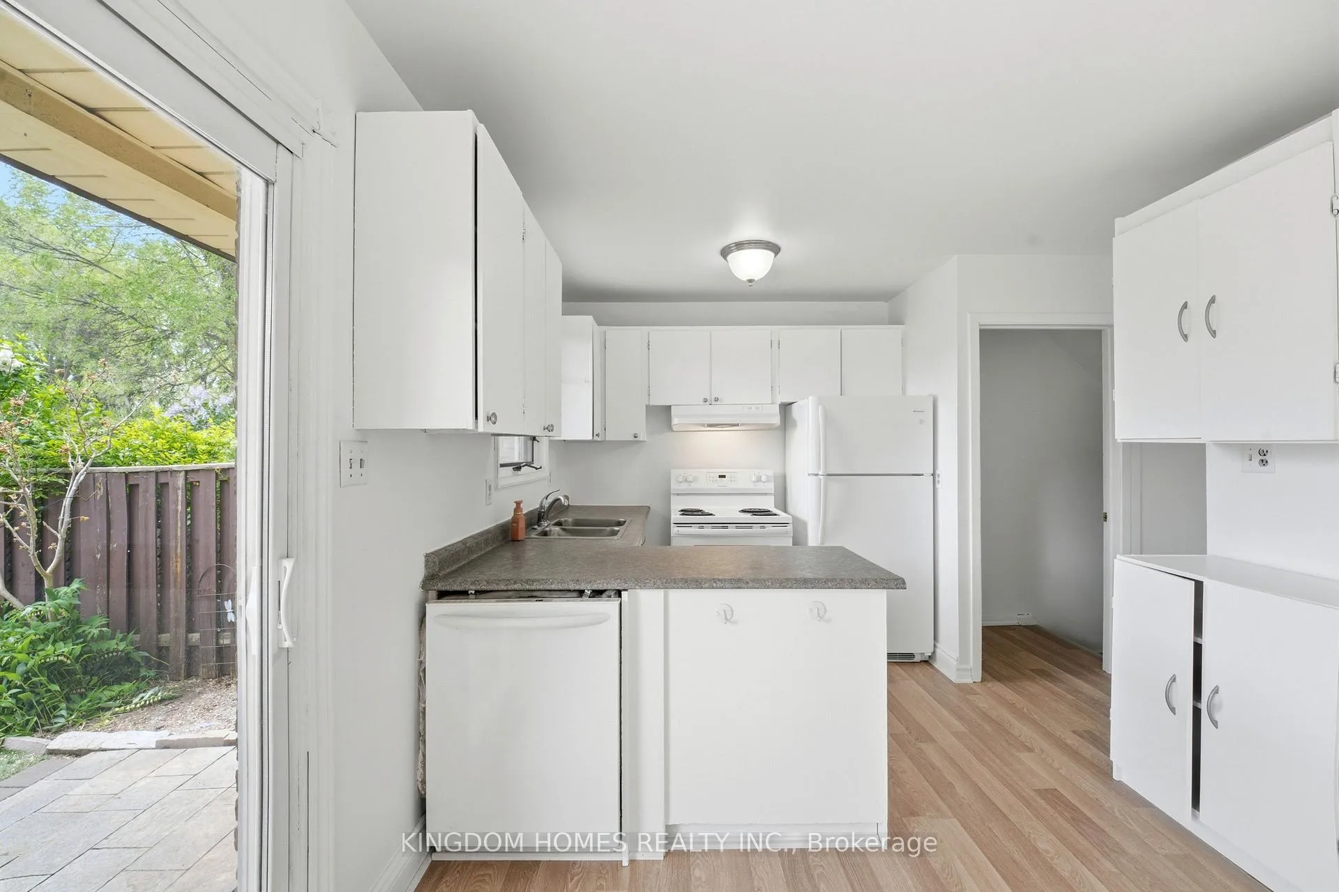 Photo 16 of Unit 20, 20 Mountainview Road S, Halton Hills, Georgetown — HOMEH