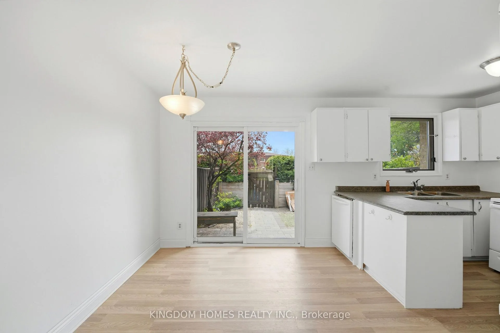 Photo 17 of Unit 20, 20 Mountainview Road S, Halton Hills, Georgetown — HOMEH
