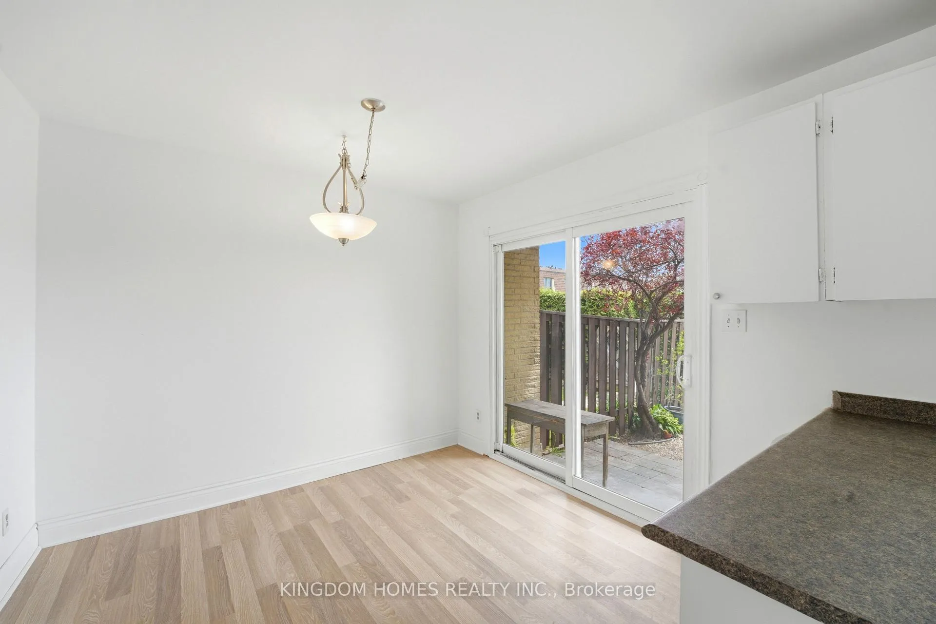 Photo 18 of Unit 20, 20 Mountainview Road S, Halton Hills, Georgetown — HOMEH