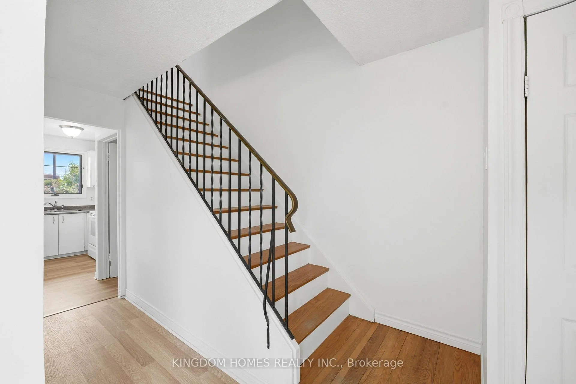 Photo 19 of Unit 20, 20 Mountainview Road S, Halton Hills, Georgetown — HOMEH