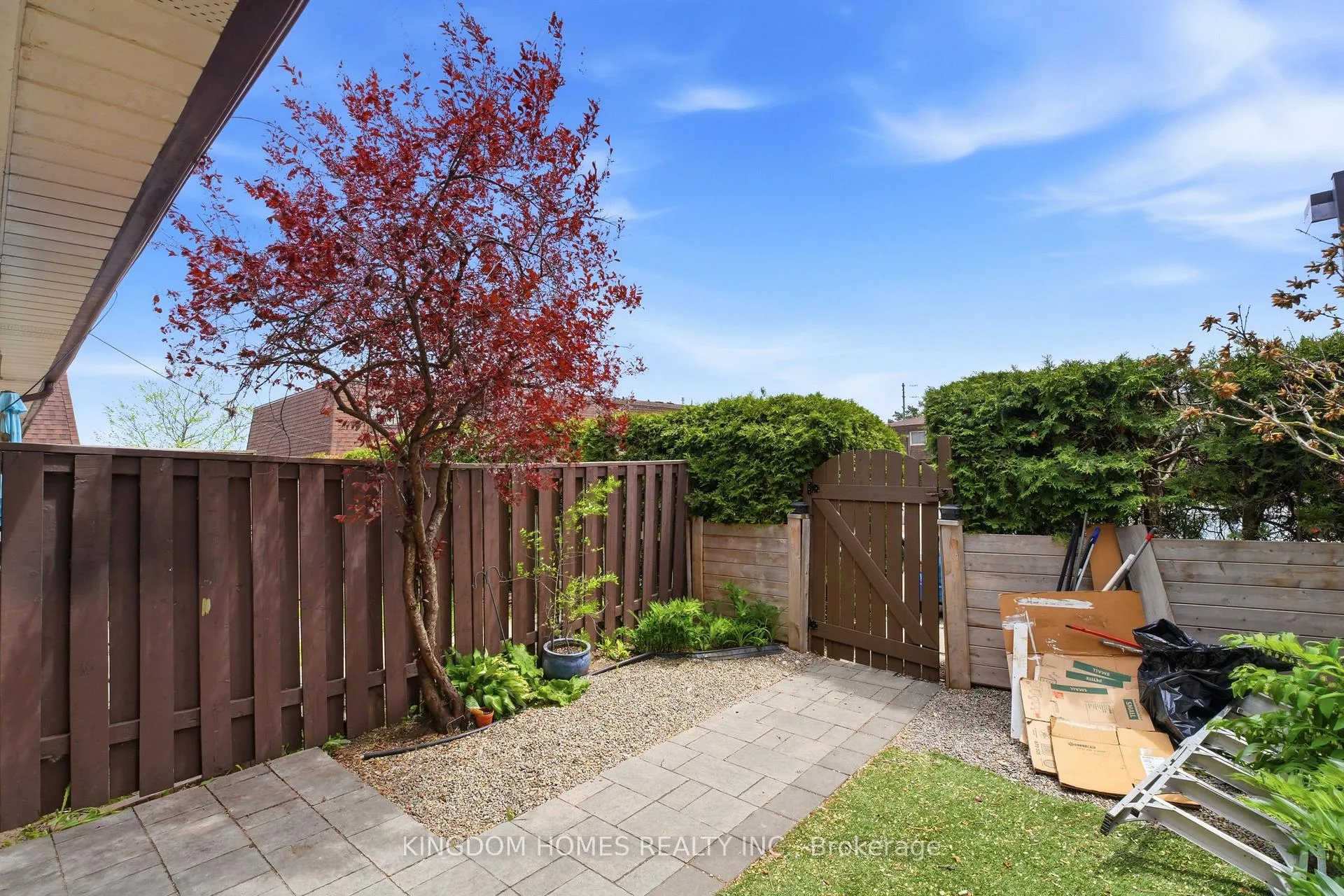 Photo 38 of Unit 20, 20 Mountainview Road S, Halton Hills, Georgetown — HOMEH