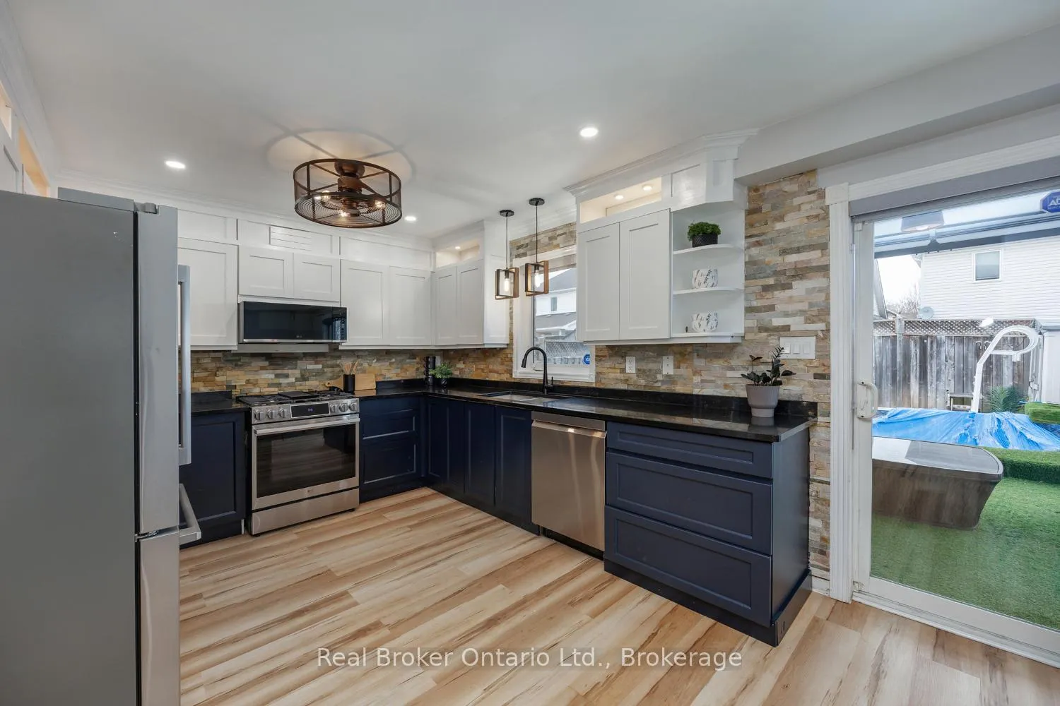 Photo 17 of 181 Madden Place, Clarington, Bowmanville — HOMEH