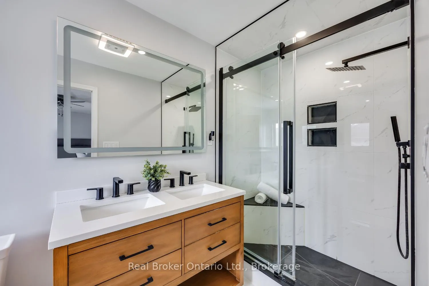 Photo 26 of 181 Madden Place, Clarington, Bowmanville — HOMEH