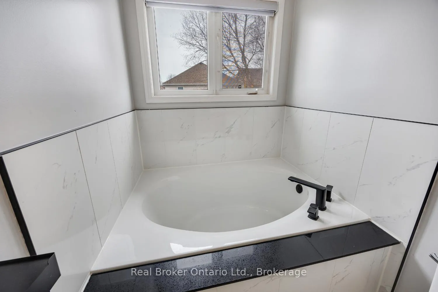Photo 27 of 181 Madden Place, Clarington, Bowmanville — HOMEH