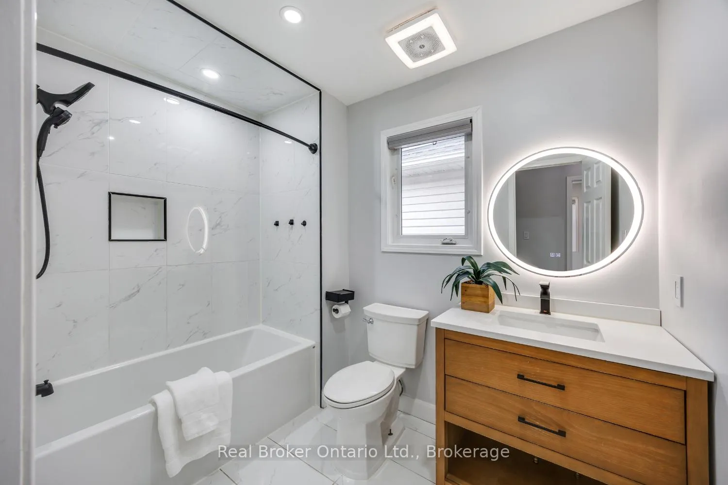 Photo 30 of 181 Madden Place, Clarington, Bowmanville — HOMEH