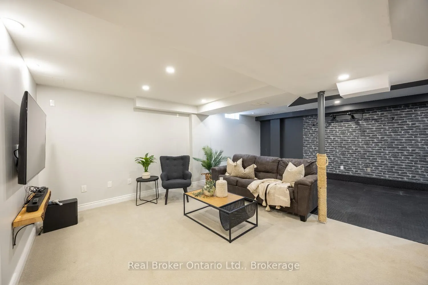 Photo 32 of 181 Madden Place, Clarington, Bowmanville — HOMEH