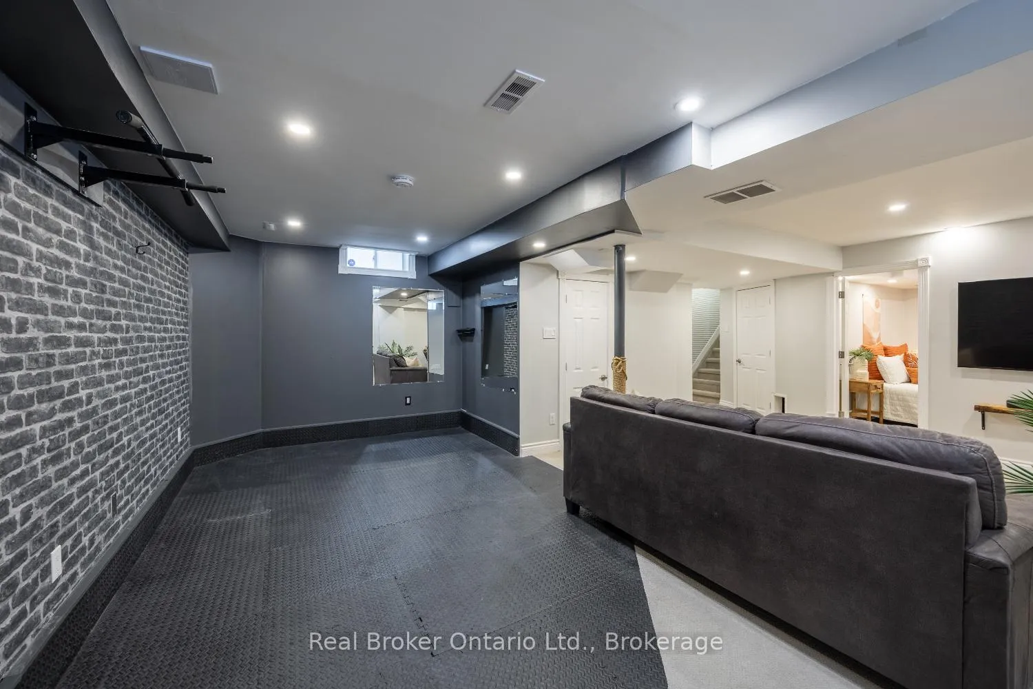 Photo 36 of 181 Madden Place, Clarington, Bowmanville — HOMEH