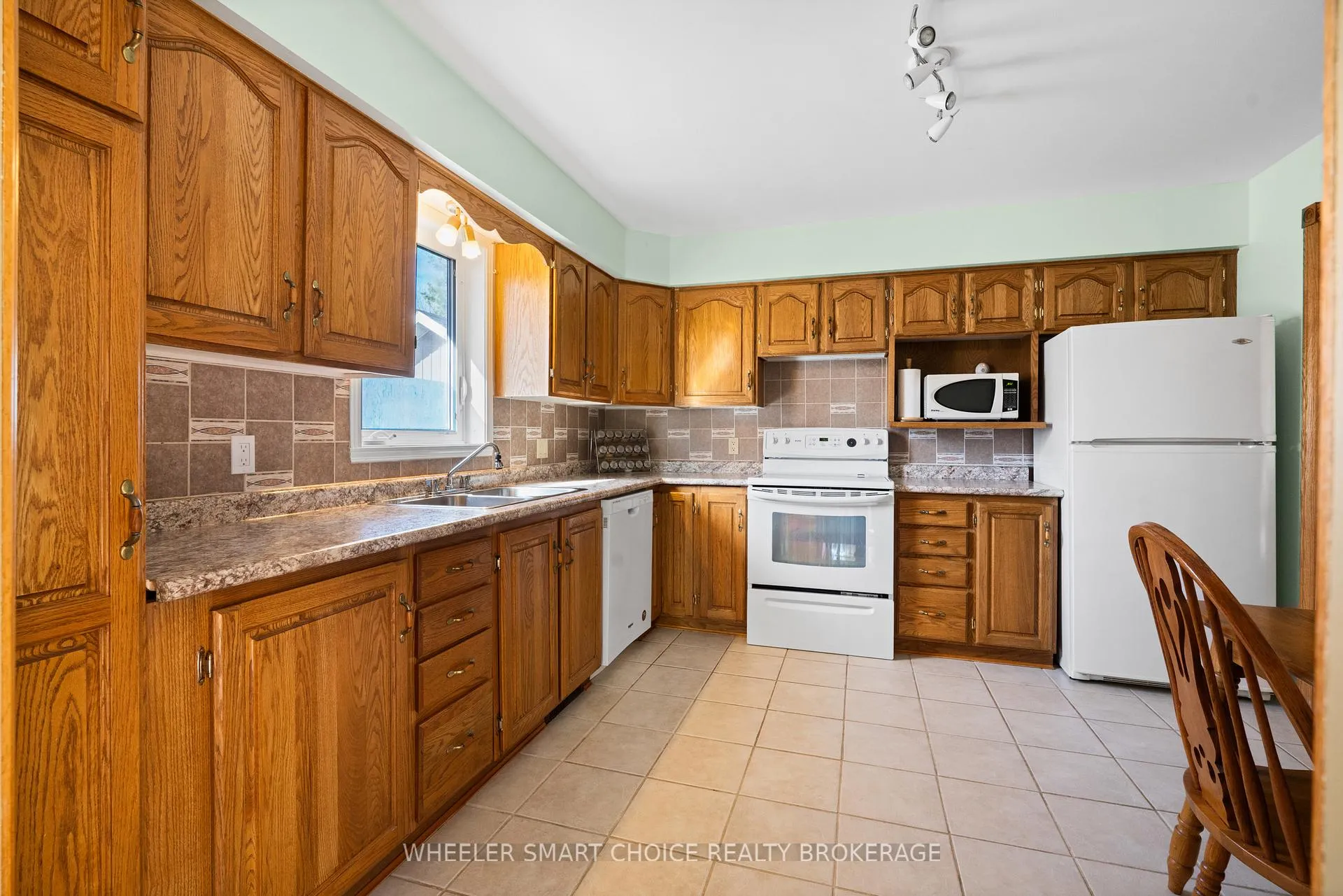 Photo 11 of 37 Dickinson Drive, South Stormont, Ingleside — HOMEH