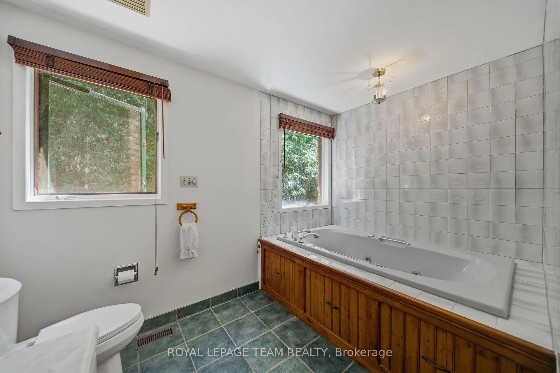 Photo 20 of 116 Deerwood Drive, Ottawa, Huntley Ward (North East) — HOMEH